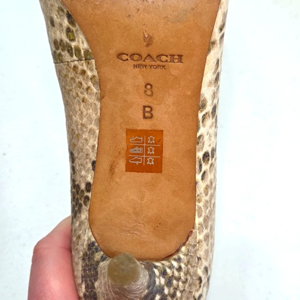 COACH Python Snakeskin Embossed Leather Pointed Toe Pumps Heels Sz 8